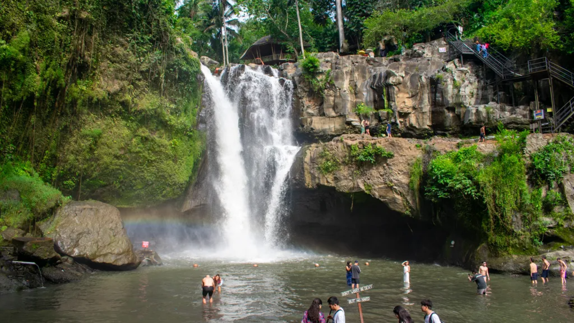 Tegenungan-Waterfall-2
