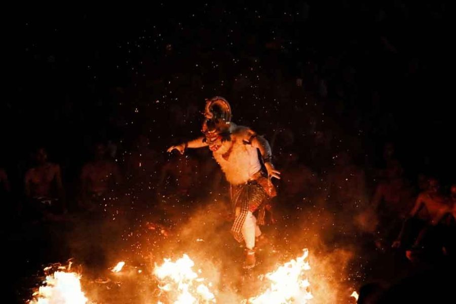Uluwatu-Temple-Kecak-Dance-Time