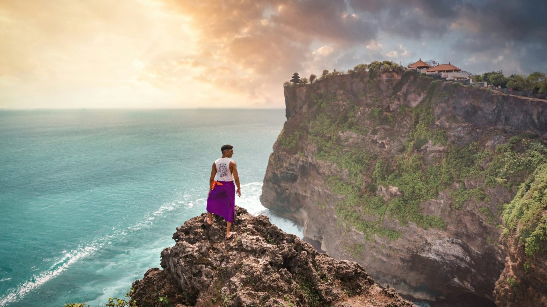 uluwatu-cliff-1-scaled